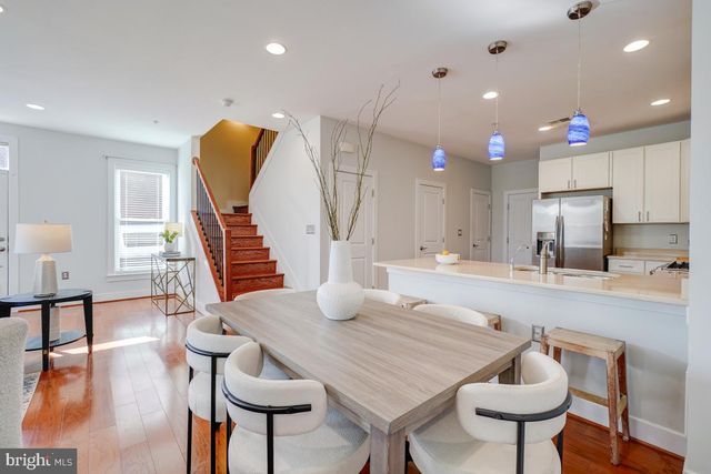 738 MCKENZIE AVE, Alexandria, VA 22301