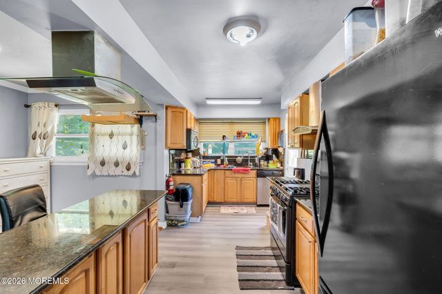 12 Albany Avenue, Jackson, NJ 08527