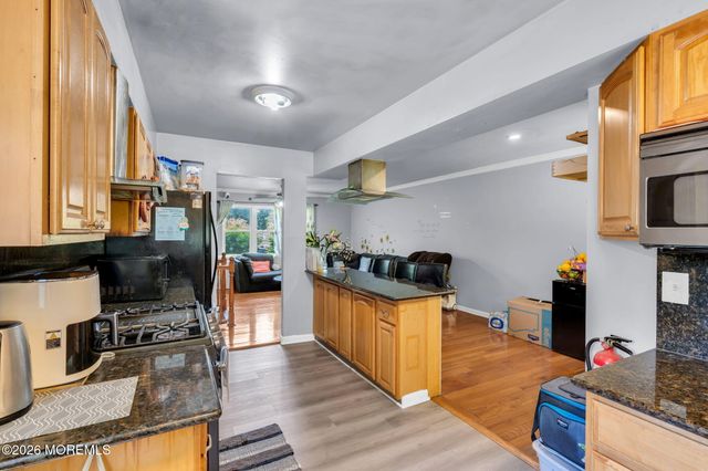12 Albany Avenue, Jackson, NJ 08527