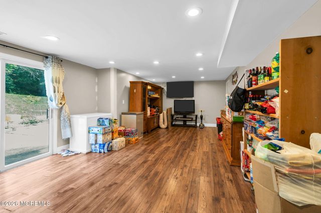 12 Albany Avenue, Jackson, NJ 08527