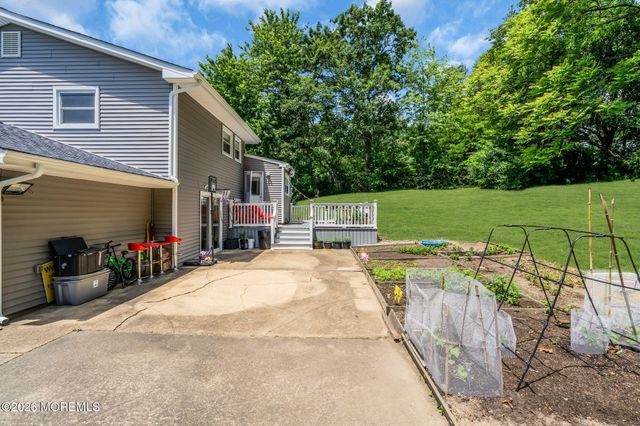 12 Albany Avenue, Jackson, NJ 08527