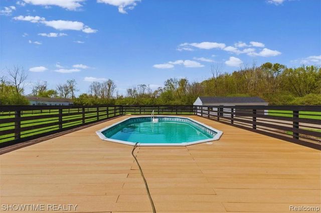 25275 Ormond Drive, Southfield, MI 48033