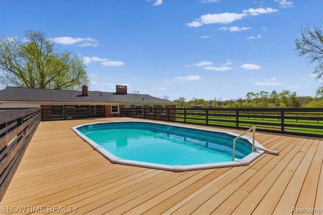 25275 Ormond Drive, Southfield, MI 48033