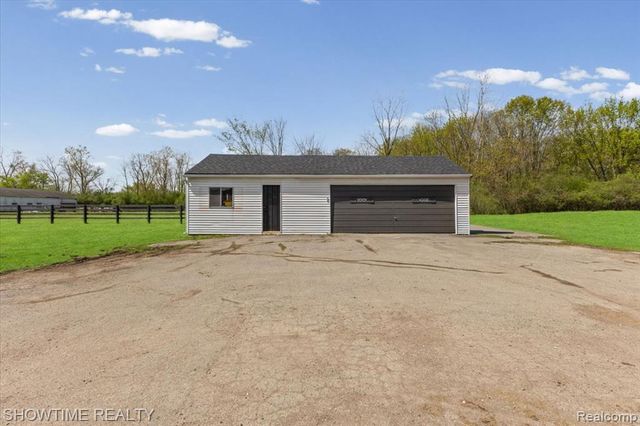 25275 Ormond Drive, Southfield, MI 48033