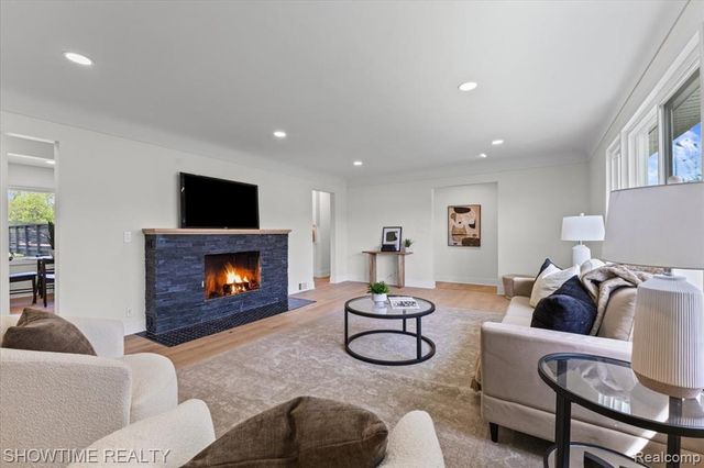 25275 Ormond Drive, Southfield, MI 48033