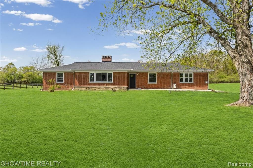 25275 Ormond Drive, Southfield, MI 48033