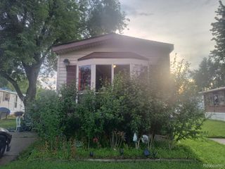 40665 Drury Road, Sterling Heights, MI 48310