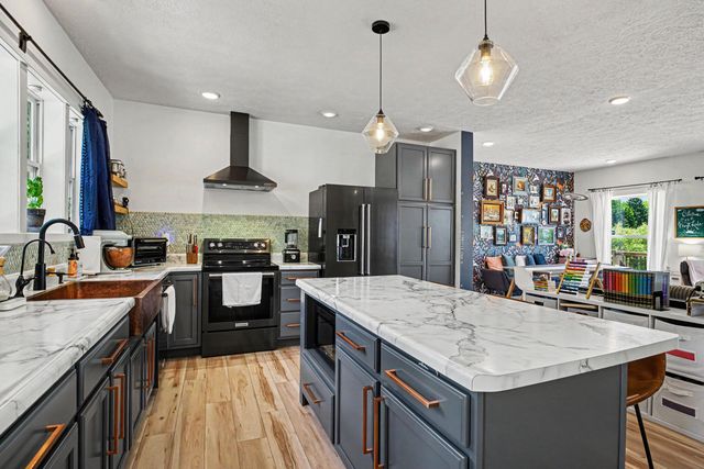 52350 Susan Lane, Dowagiac, MI 49047