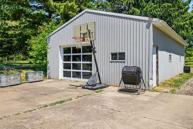 52350 Susan Lane, Dowagiac, MI 49047