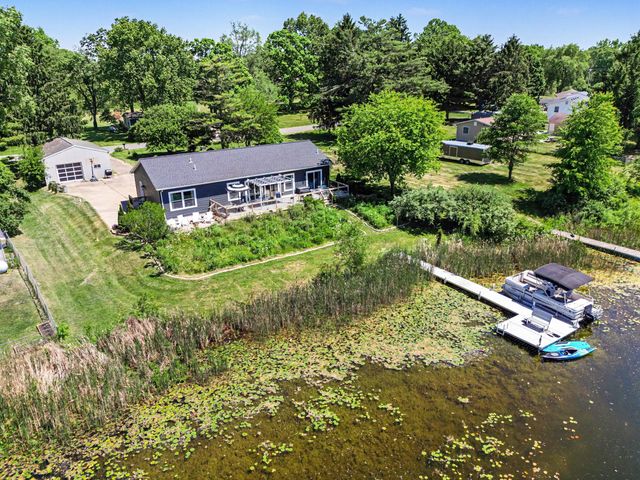 52350 Susan Lane, Dowagiac, MI 49047