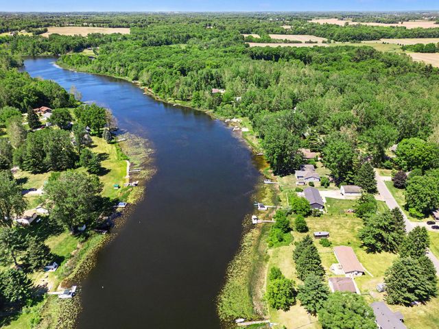 52350 Susan Lane, Dowagiac, MI 49047