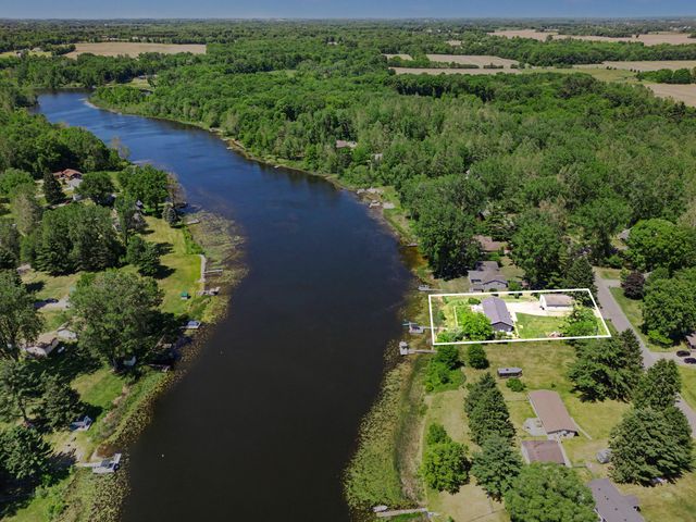 52350 Susan Lane, Dowagiac, MI 49047