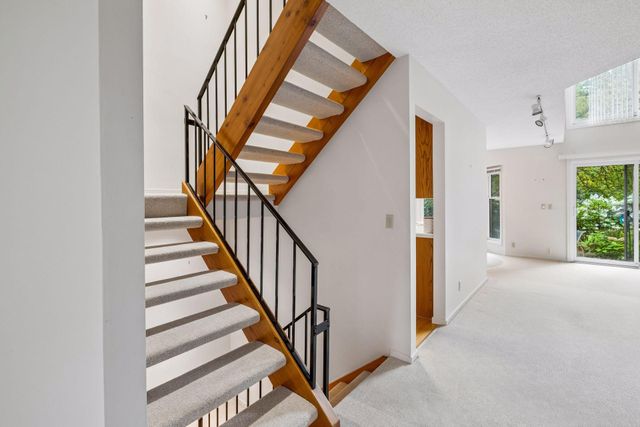 1926 Dupont Avenue S, Minneapolis, MN 55403