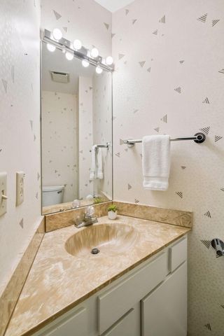 1926 Dupont Avenue S, Minneapolis, MN 55403