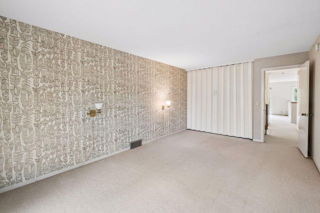 1926 Dupont Avenue S, Minneapolis, MN 55403