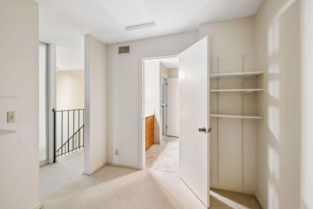 1926 Dupont Avenue S, Minneapolis, MN 55403