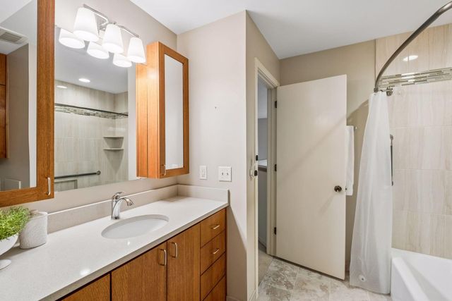 1926 Dupont Avenue S, Minneapolis, MN 55403