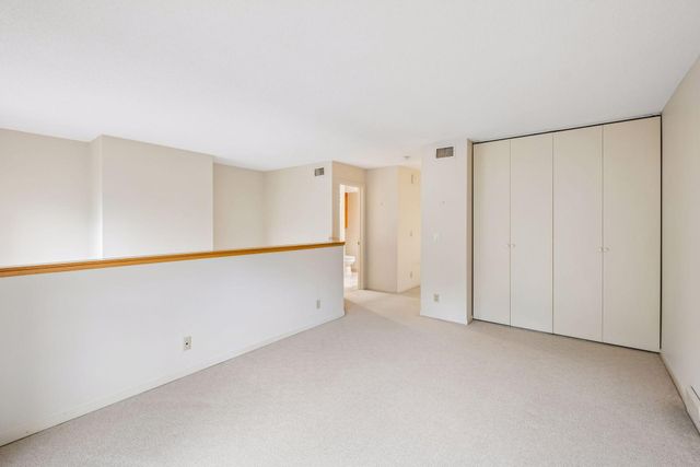 1926 Dupont Avenue S, Minneapolis, MN 55403