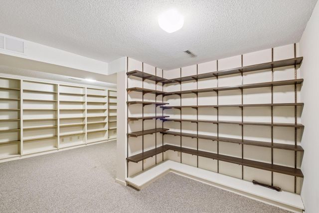 1926 Dupont Avenue S, Minneapolis, MN 55403
