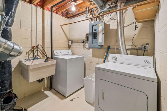 1926 Dupont Avenue S, Minneapolis, MN 55403
