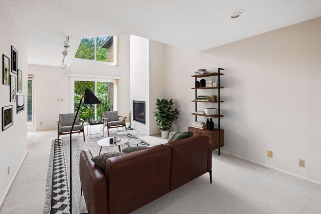 1926 Dupont Avenue S, Minneapolis, MN 55403
