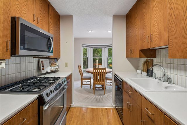 1926 Dupont Avenue S, Minneapolis, MN 55403