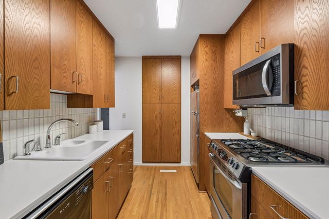 1926 Dupont Avenue S, Minneapolis, MN 55403
