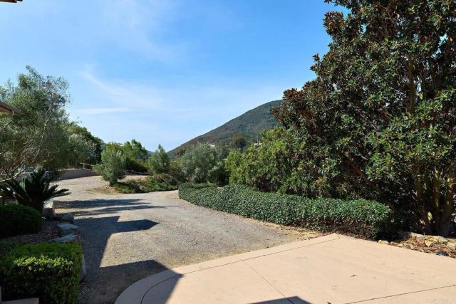 20125 Colina Encantada Way, Escondido, CA 92029