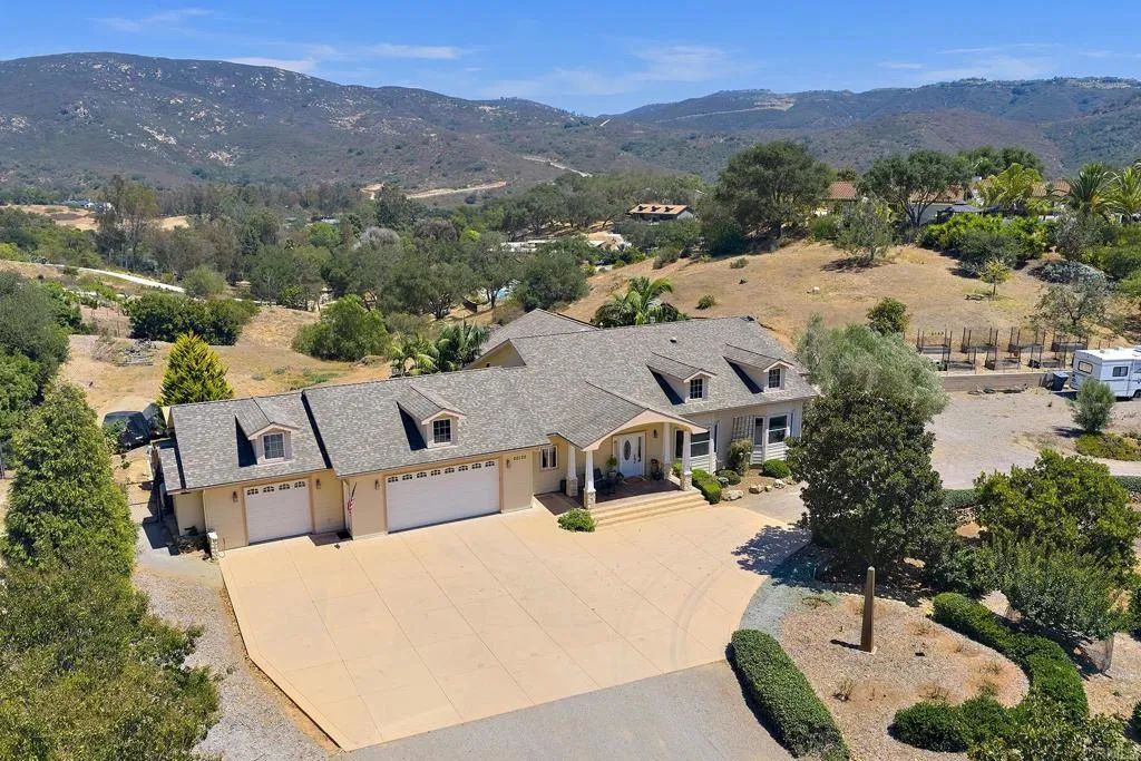 20125 Colina Encantada Way, Escondido, CA 92029