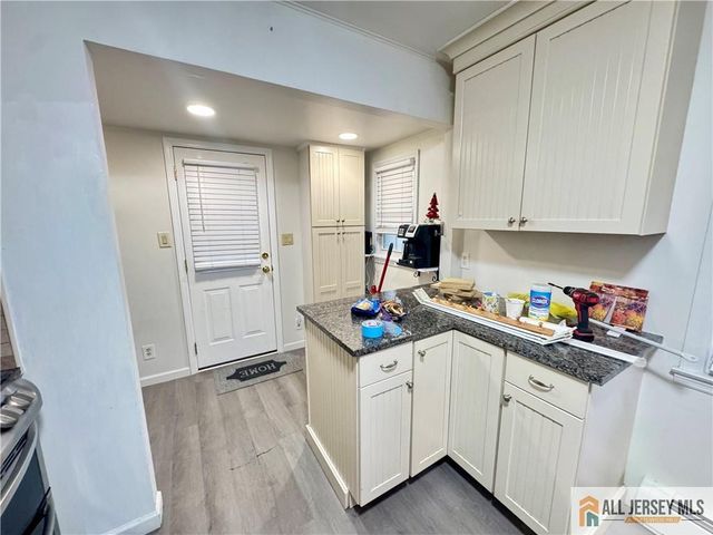 39 Hillcrest Avenue, Edison, NJ 08817