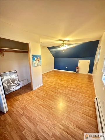 39 Hillcrest Avenue, Edison, NJ 08817