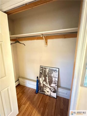 39 Hillcrest Avenue, Edison, NJ 08817