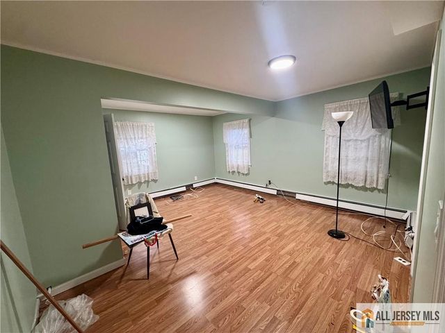 39 Hillcrest Avenue, Edison, NJ 08817