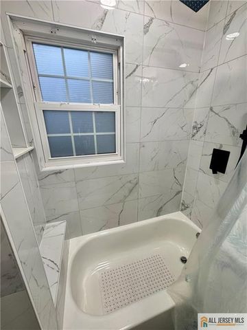 39 Hillcrest Avenue, Edison, NJ 08817