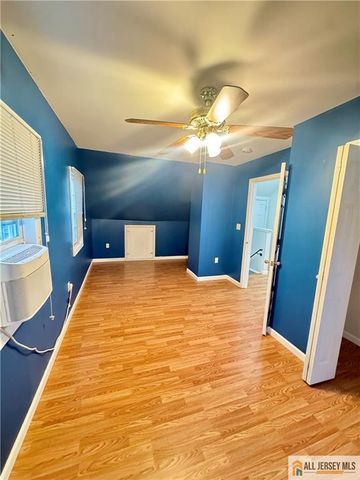 39 Hillcrest Avenue, Edison, NJ 08817