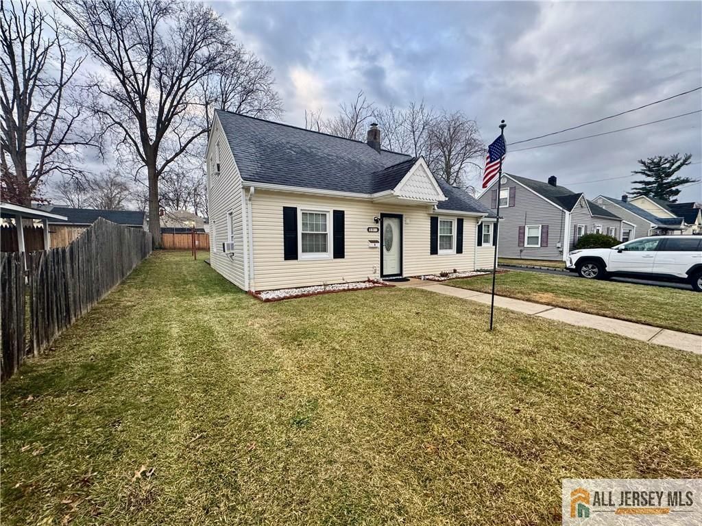 39 Hillcrest Avenue, Edison, NJ 08817