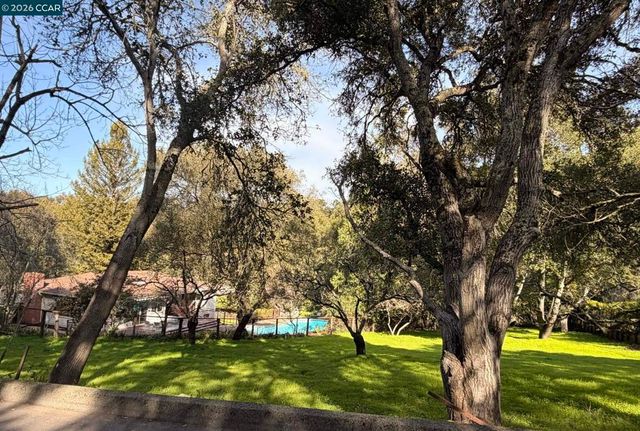 700 Miner, Orinda, CA 94563