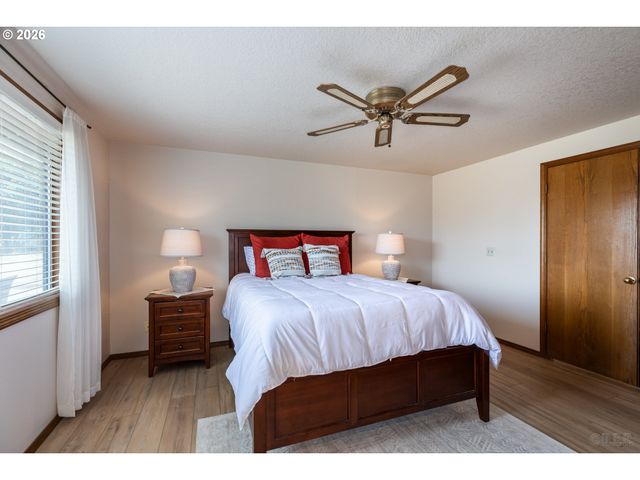34948 SYKES Rd, St Helens, OR 97051