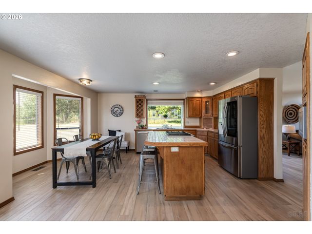 34948 SYKES Rd, St Helens, OR 97051