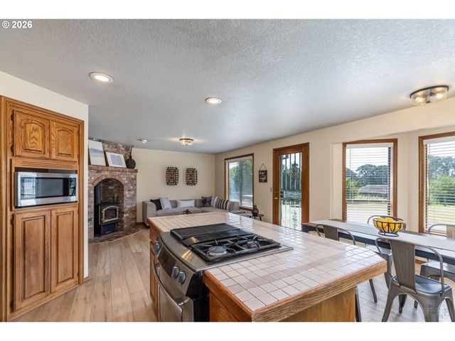 34948 SYKES Rd, St Helens, OR 97051