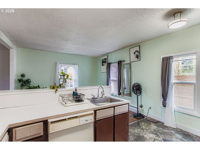 1549 N BLANDENA St, Portland, OR 97217