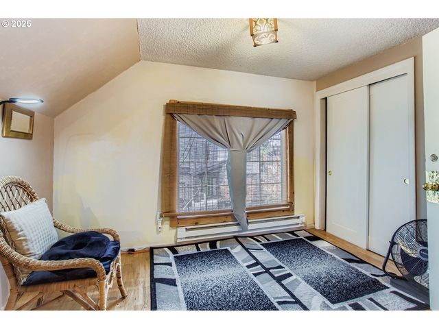 1549 N BLANDENA St, Portland, OR 97217