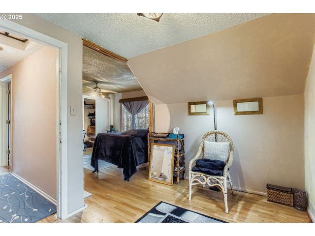 1549 N BLANDENA St, Portland, OR 97217