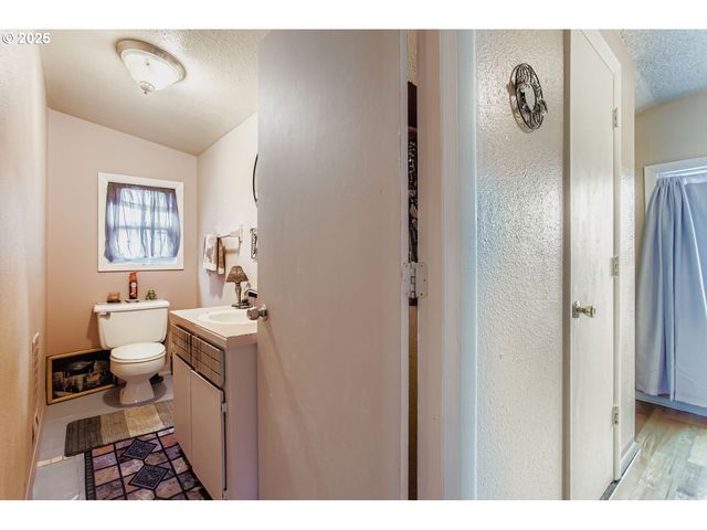 1549 N BLANDENA St, Portland, OR 97217