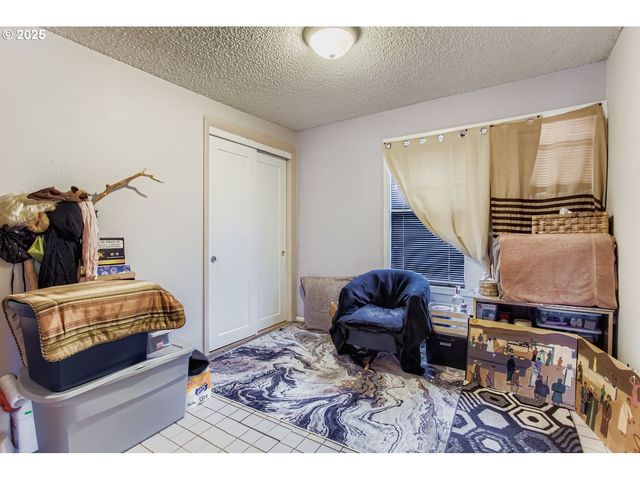 1549 N BLANDENA St, Portland, OR 97217