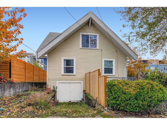 1549 N BLANDENA St, Portland, OR 97217