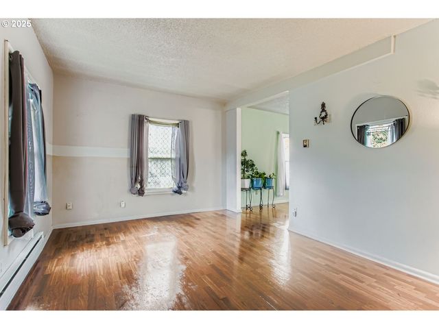 1549 N BLANDENA St, Portland, OR 97217