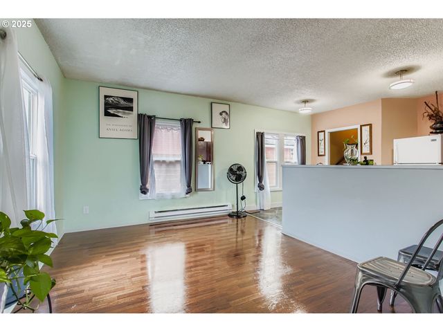 1549 N BLANDENA St, Portland, OR 97217