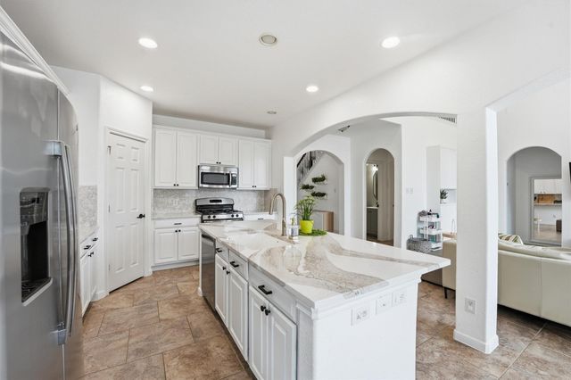 115 S Rocky Point Circle, Spring, TX 77389