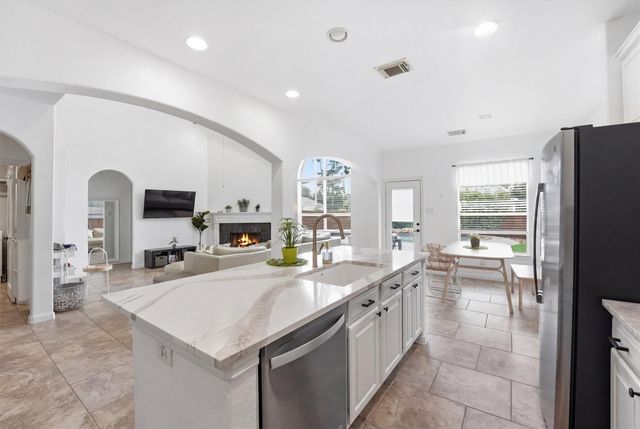 115 S Rocky Point Circle, Spring, TX 77389